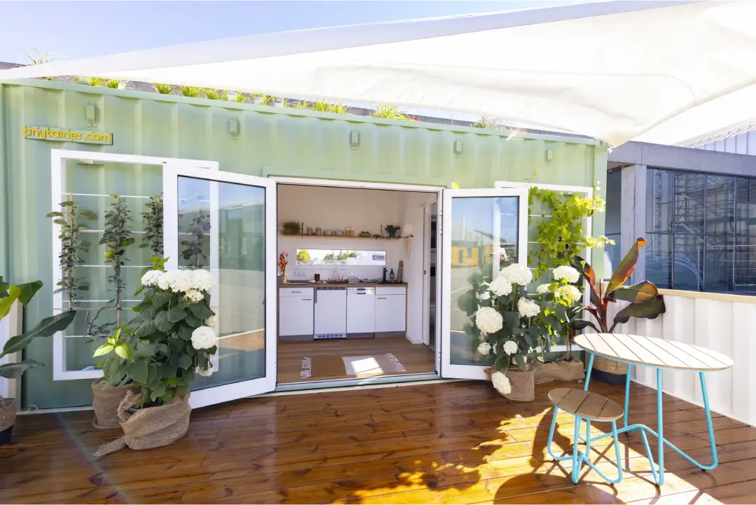 How to Stack Shipping Containers Safely – Guide & Tips