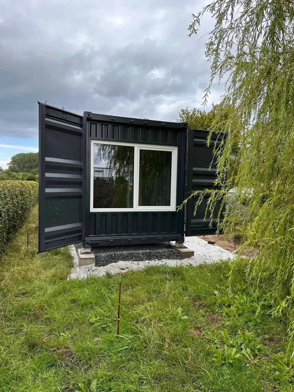 How to Stack Shipping Containers Safely – Guide & Tips